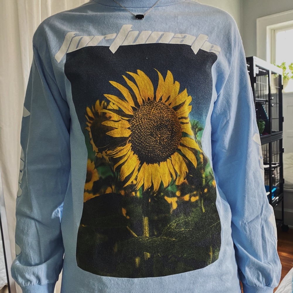 pac sun long sleeve t!!